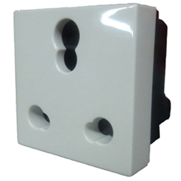 0016104_legrand-arteor-573471-6a-16a-3-pin-white-sockets_600