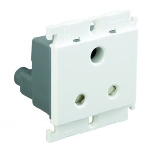 LEGRAND MYLINC SCKT SHUTTERED 6A 3P 2MOD-675551